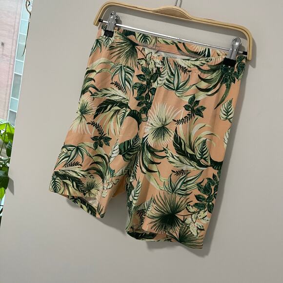 Old Navy Palm Leaf Biker Shorts Size Large - Picture 2 of 4